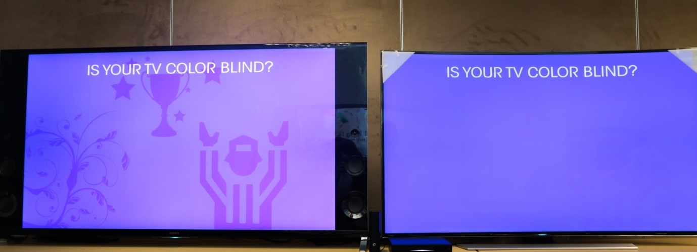 Các sắc độ khác nhau của cùng một màu được phân biệt rõ trên TV 4K Sony (bên trái). TV bên phải bị hiện tượng mù màu do các sắc độ không thể phân biệt rõ.