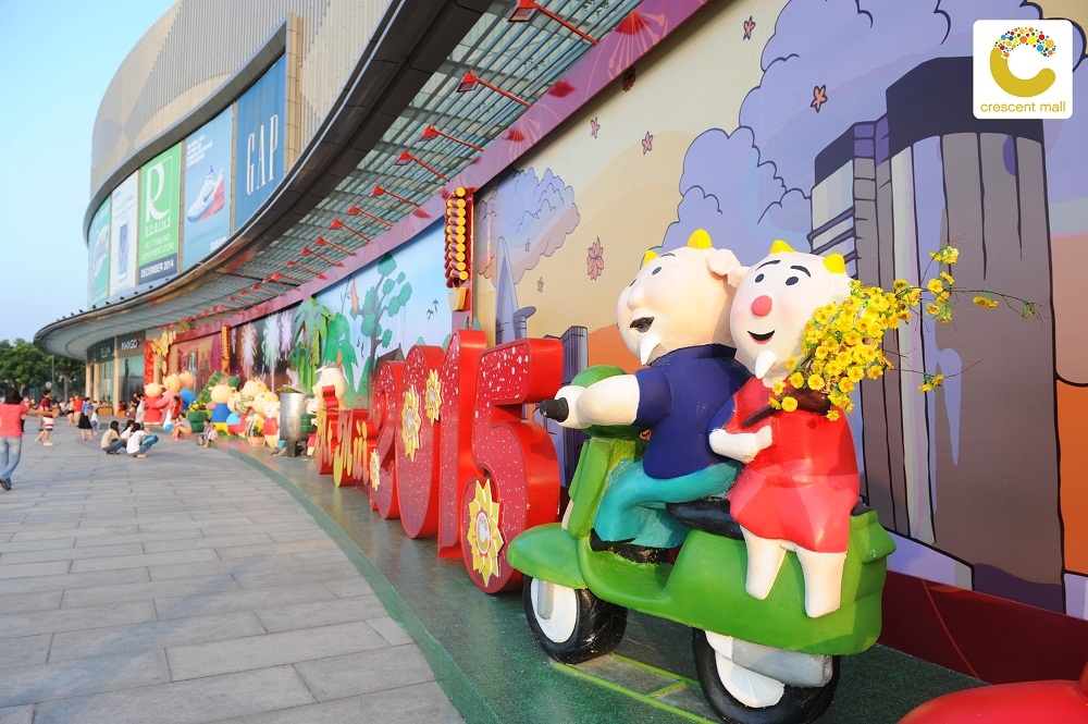 Không gian Tết Ất Mùi tràn ngập Crescent Mall.