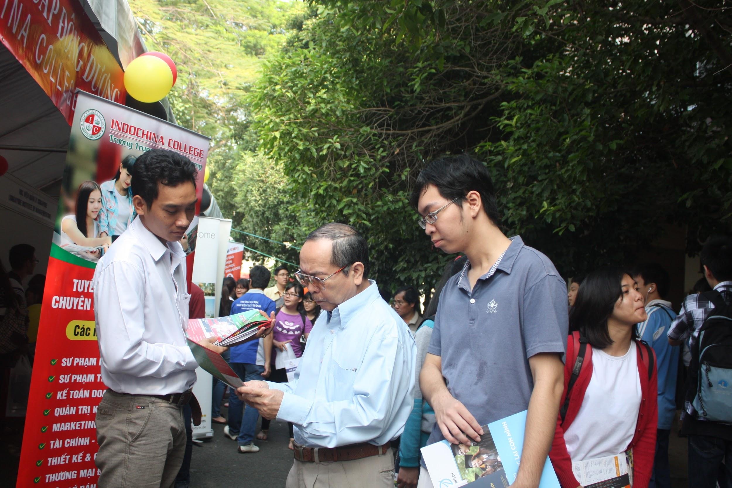 Ngày hội tuyển sinh là cơ hội để học sinh và phụ huynh trường tỉnh biết thông tin du học.