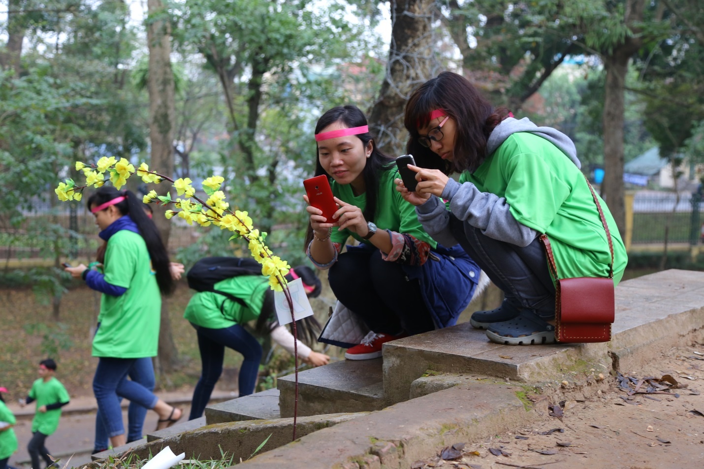 Các hình ảnh cần thu thập gắn liền với cành mai, bánh chưng, tráng pháo… quen thuộc ngày Tết.