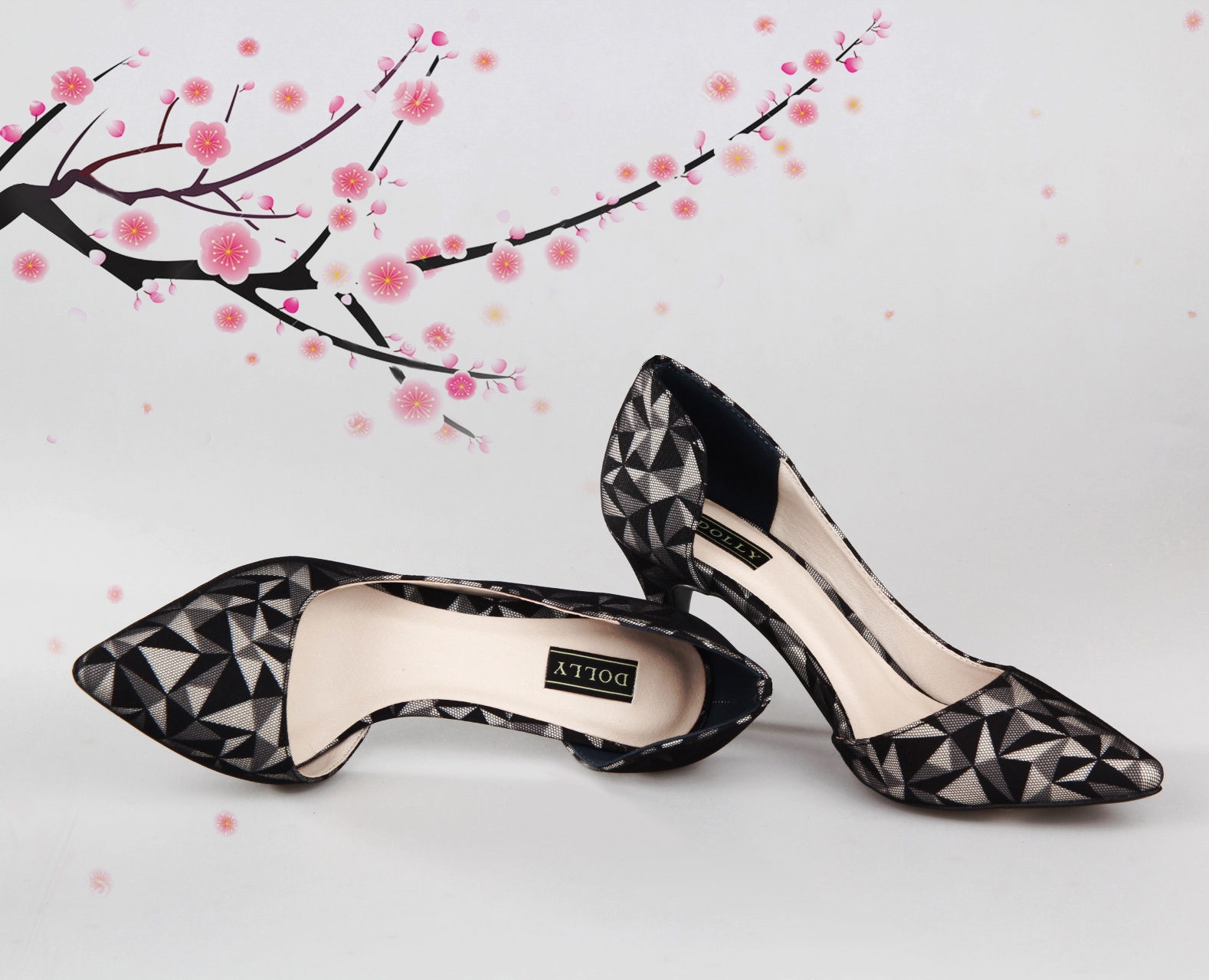 Họa tiết hình học đen trắng cho vẻ đẹp cá tính và sành điệu.