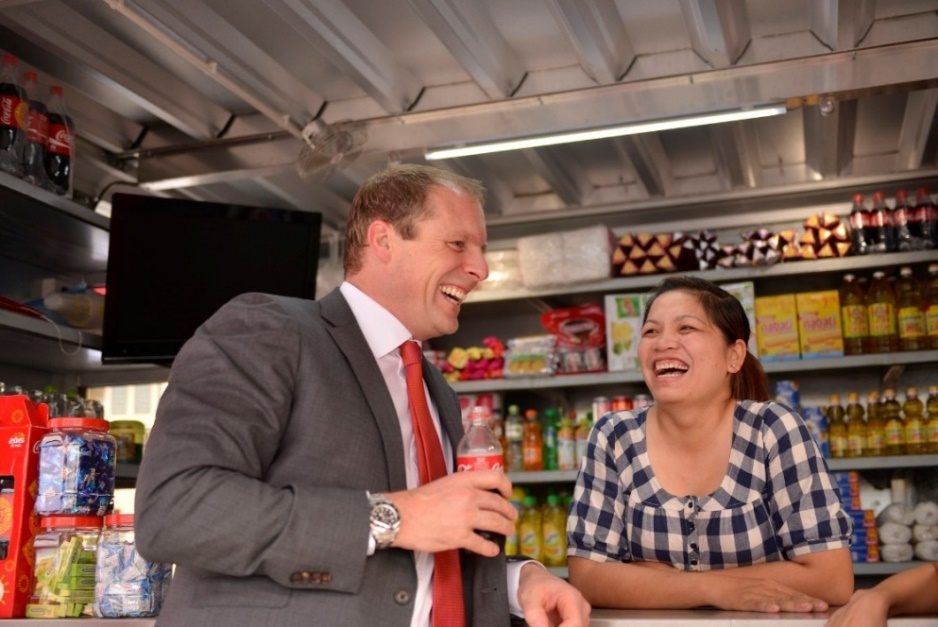 Phu nu dia phuong van hanh trung tam ho tro cong dong hinh anh