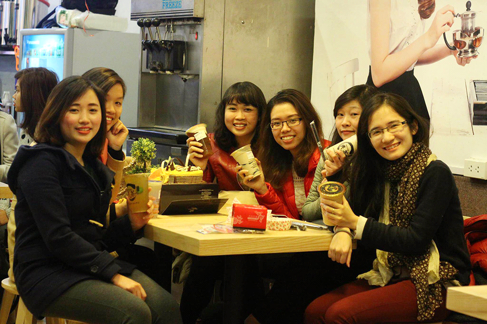 Quan tra sua dung vi Dai Loan hut khach pho Hang Bong hinh anh