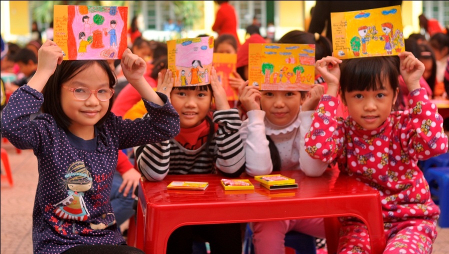 Hon 5.000 ve xe mien phi cho nguoi kho khan ve que an Tet hinh anh