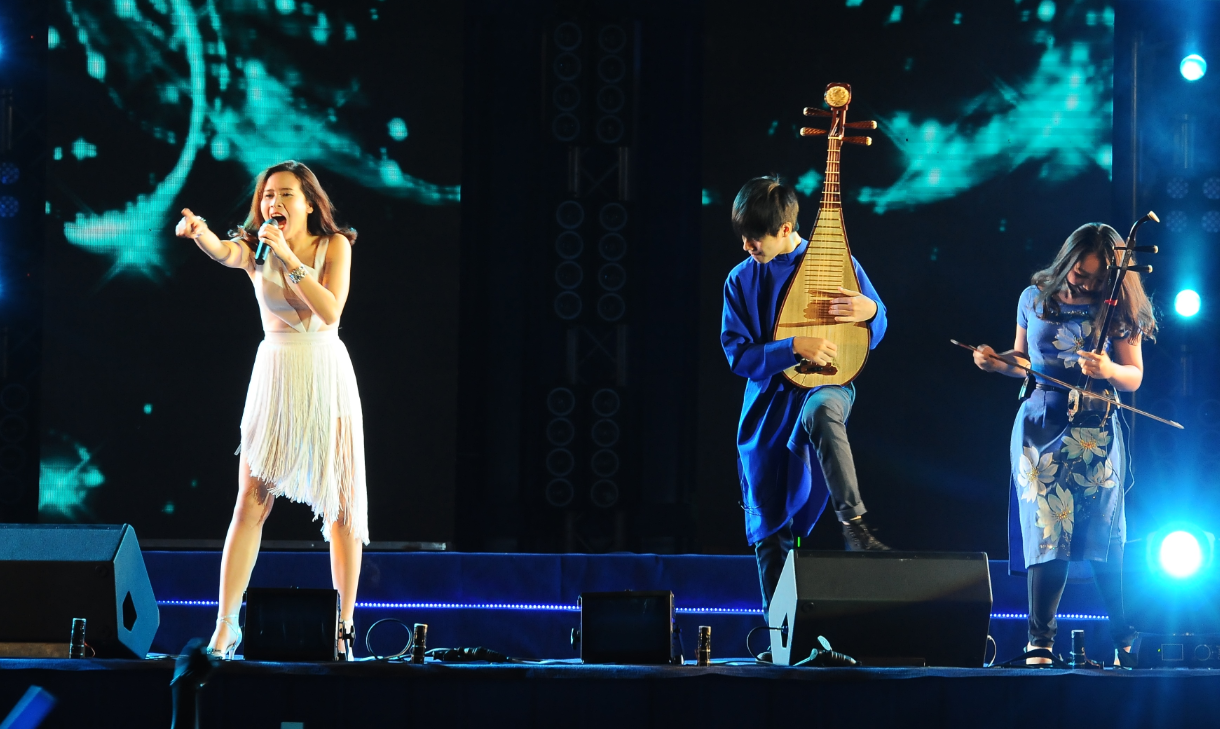 …Lưu Hương Giang, Mặt Trời Đỏ, MTV, DJ Bnuts, nghệ sĩ Trumpet Trung Đông và Violon Hy Đạt.