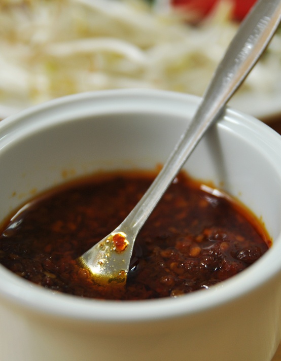 Ớt chưng nhà hàng làm thủ công sẽ cho vị cay dịu nhẹ, phù hợp với khẩu vị người miền Bắc.