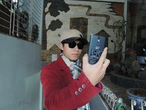 Titan Q7 nhắm đến người dùng thích chụp ảnh tự sướng, nên được trang bị thêm tính năng chỉnh sửa ảnh trước khi lưu lại cho ra tấm ảnh đẹp.