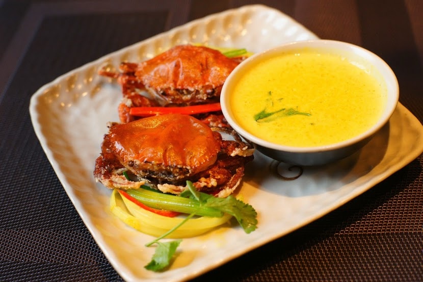 Vu dieu ngot ngao cua cua bay sot trung ca ri hinh anh