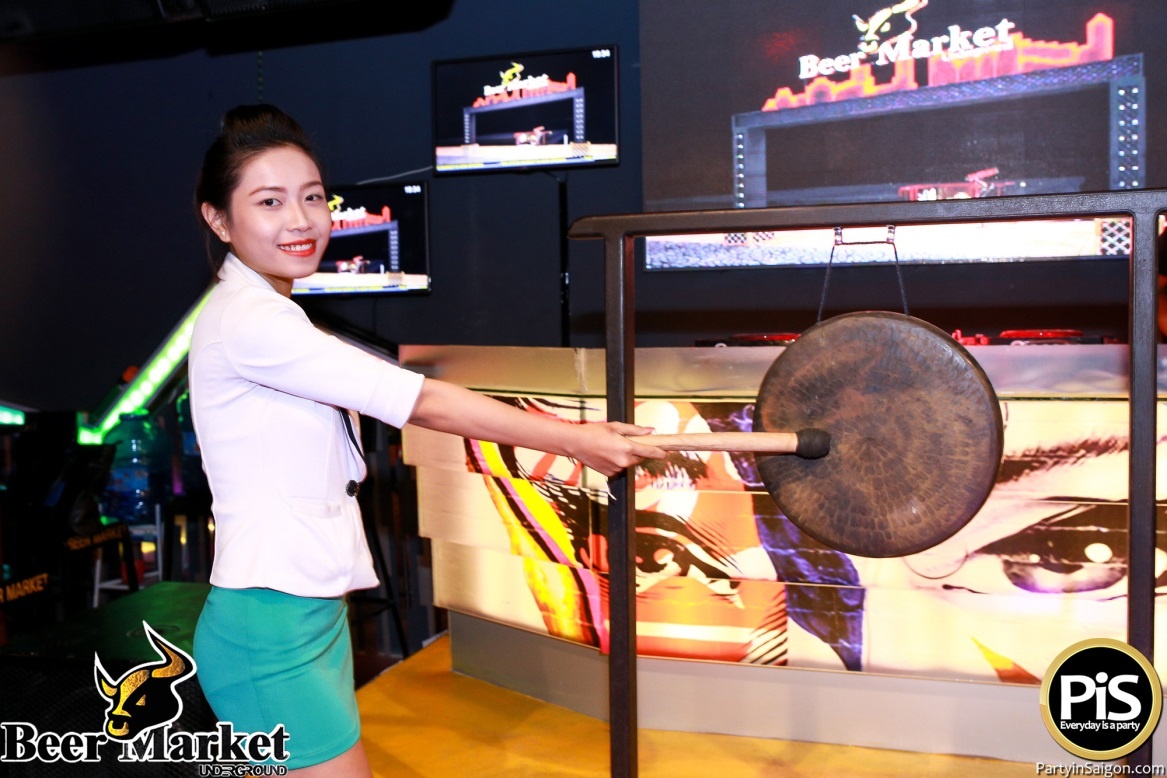 Mo hinh cho bia - Beer Club van uu ai tay choi moi hinh anh