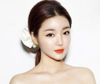 Lieu co qua som de dung collagen? hinh anh