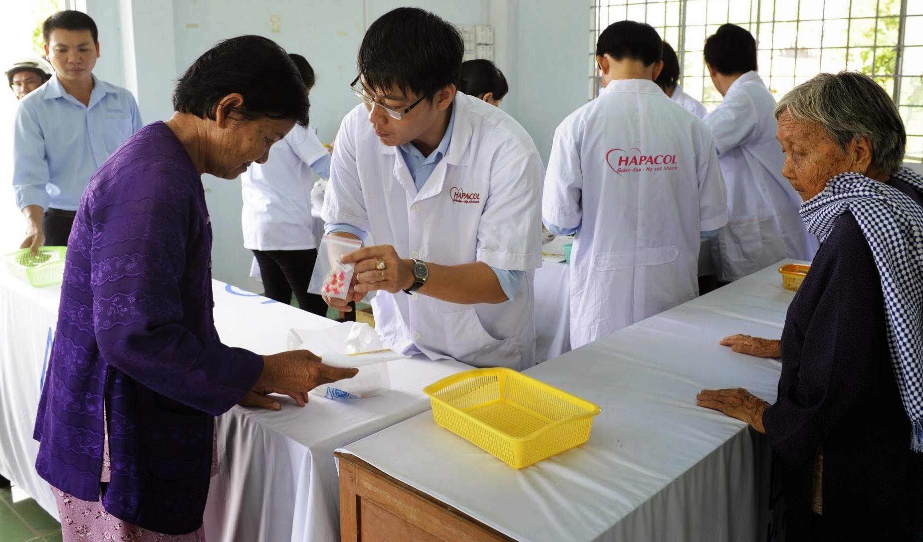 Người nghèo tại Cần Thơ được khám chữa bệnh miễn phí. (Ảnh: DHG)