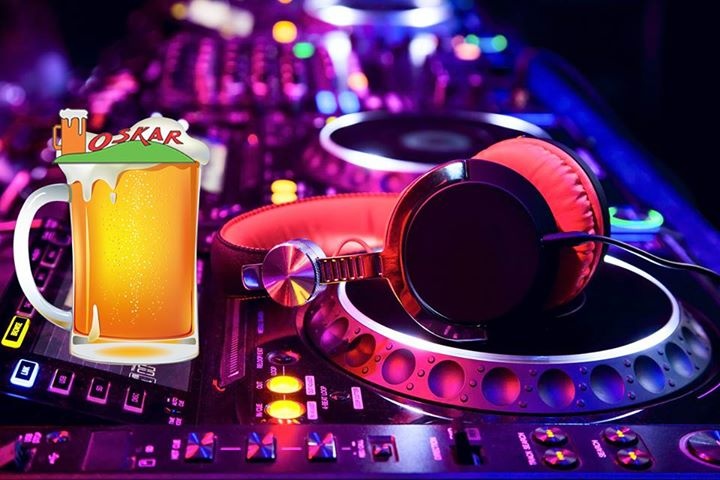 Nhạc EDM đang là xu hướng của giới trẻ.