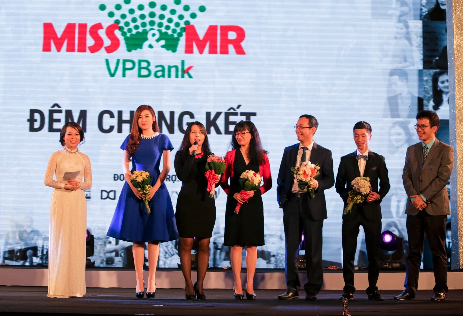  Á hậu Tú Anh ngồi ghế giám khảo cuộc thi.