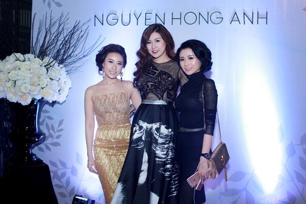 Á hậu Tú Anh (giữa) cùng doanh nhân Nguyễn Hồng Phương, Nguyễn Hồng Anh.