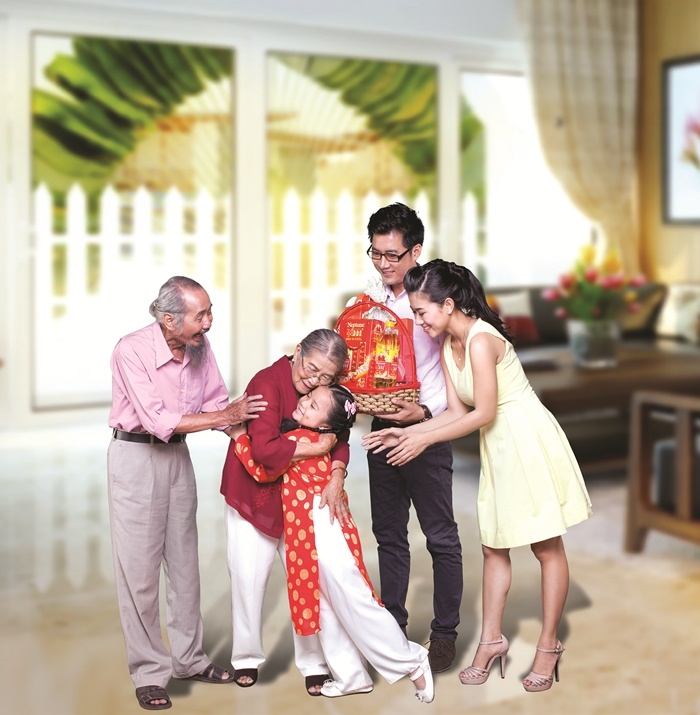 Clip Tet lay dong hang trieu khan gia hinh anh