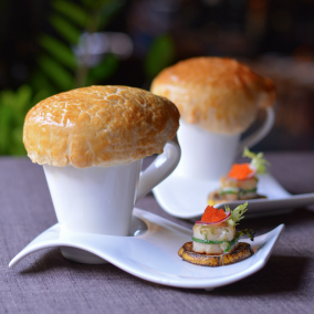 Súp hải sản và sò điệp nướng xốt Miso.