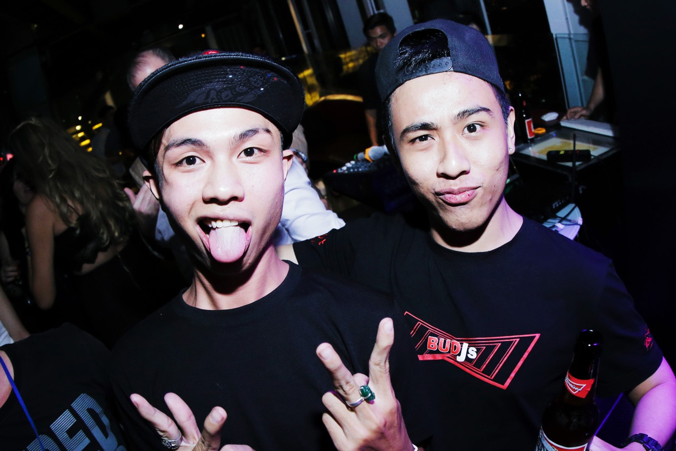 Quán quân BUDJs 2014 ZonC đã có một đêm biểu diễn sánh vai cùng DJ Kura