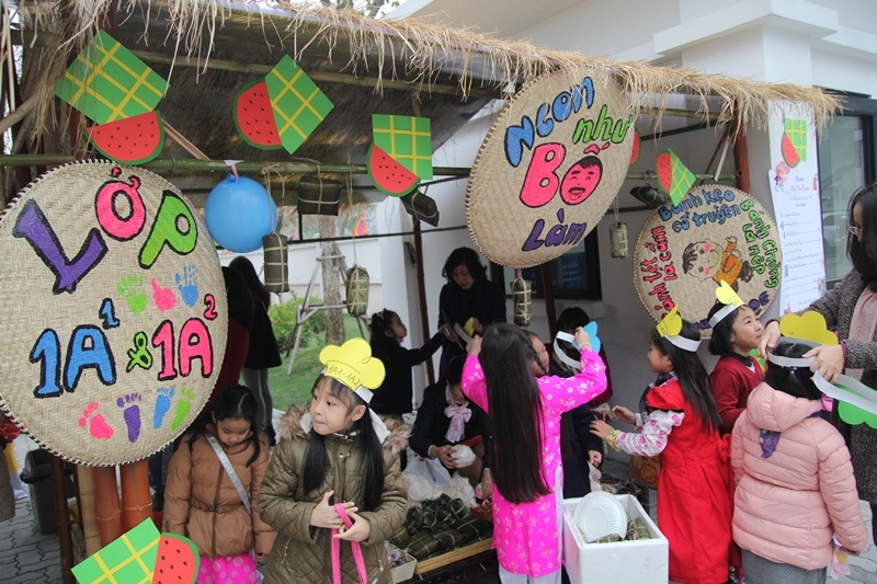 Hoc sinh Vinschool hao hung voi hoi xuan truyen thong hinh anh