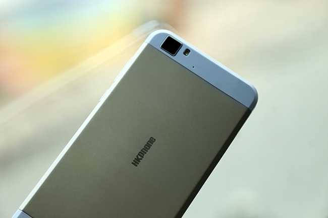 Sản phẩm được cho điểm 8/10 trung bình trên tiêu chí thiết kế, chụp ảnh, cấu hình, pin.