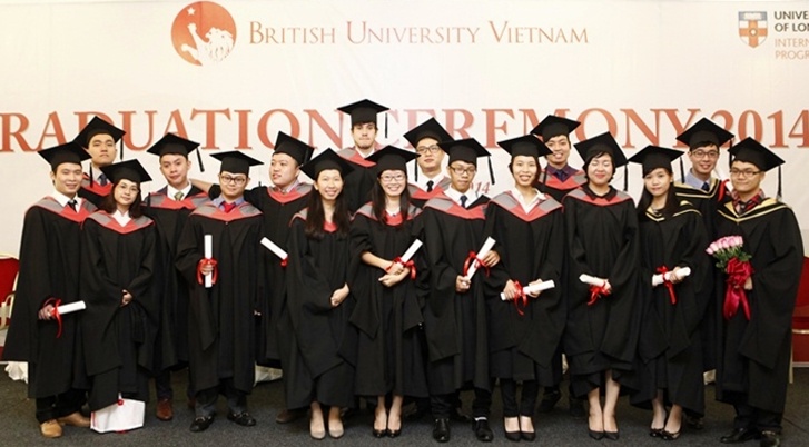 Sinh viên tốt nghiệp tại BUV năm học 2014.