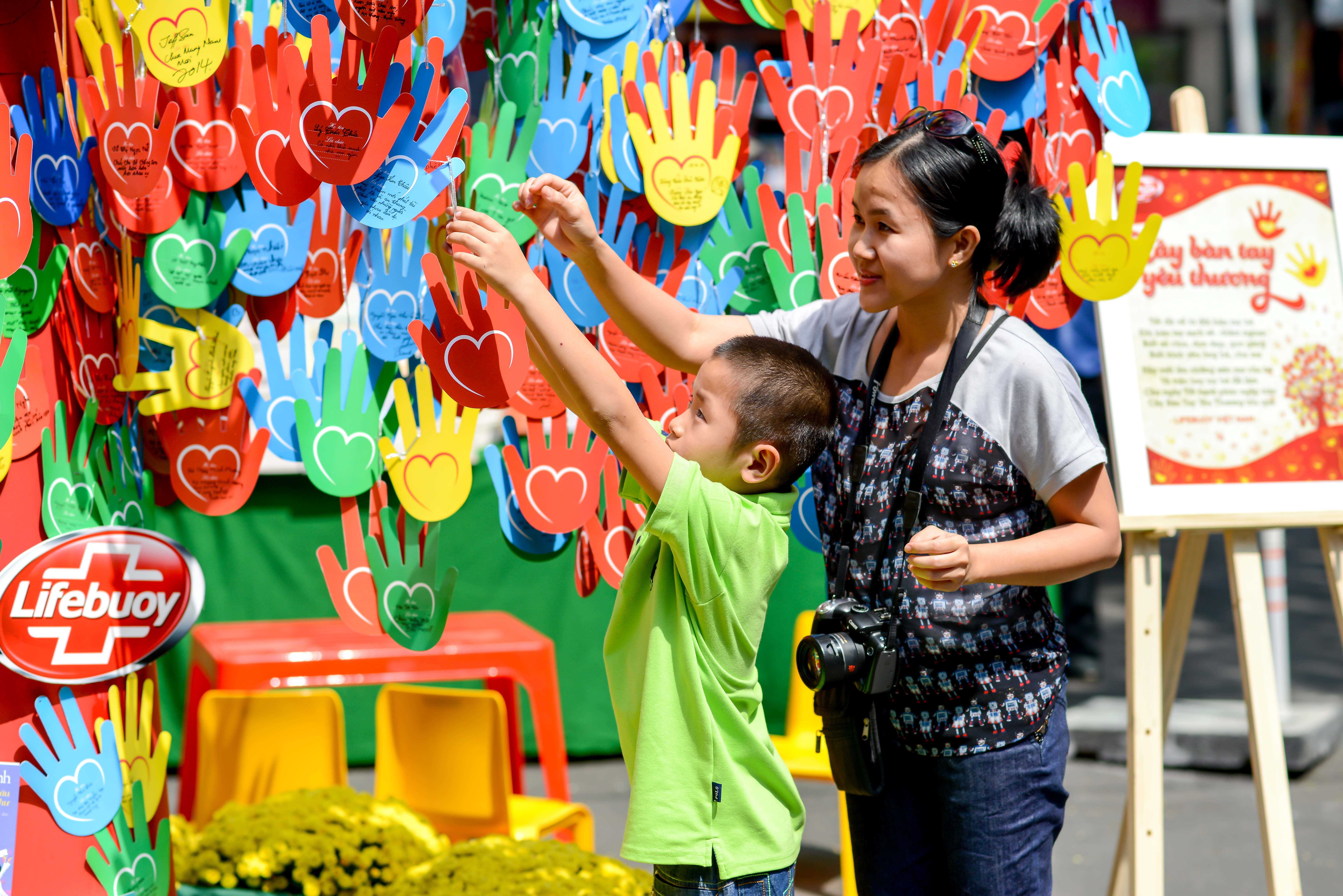 Cay 'Ban tay yeu thuong' - diem nhan trong Tet At Mui hinh anh