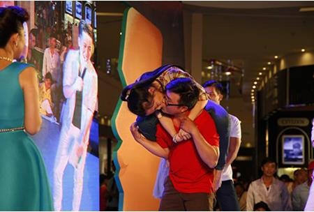 Giải thưởng đã được trao cho nụ hôn kéo dài lâu nhất (40 phút), nụ hôn đặc biệt nhất (hôn trên 2 chân) và nụ hôn Spiderman (hôn ngược).