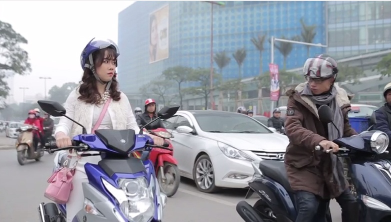 Phim ngan Chuyen tinh xe may cua Manh Quan va MC Phuong Anh hinh anh