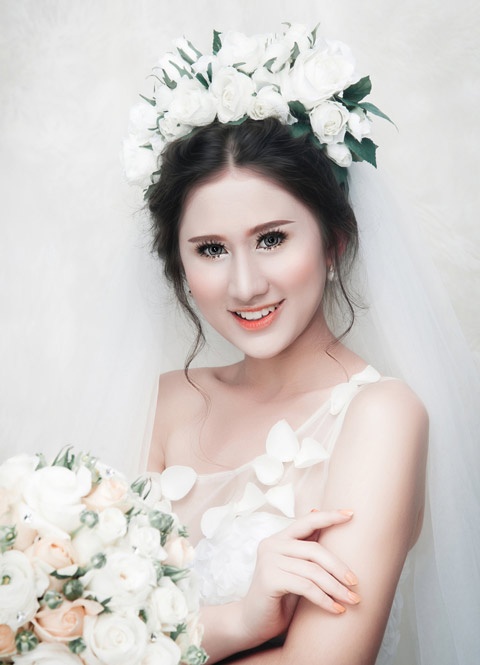 Trong năm 2014, Khải Thiên ra mắt những bộ ảnh cập nhật xu hướng trang điểm mới, kèm với nhiều ưu đãi dịch vụ trang điểm và học phí cho học viên nhằm đánh dấu chặng đường 10 năm với nghề. Nhiều học viên tin tưởng chọn anh để trau dồi tay nghề. Sau thời gian ngắn học tập, từng lớp học viên ctrưởng thành và tìm việc làm ổn định.