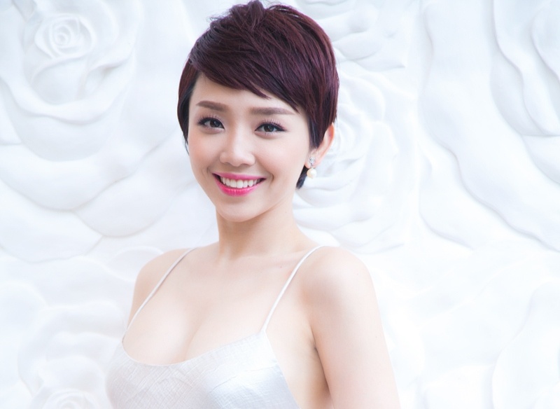 Toc Tien lam dep truoc dem thi The Remix hinh anh