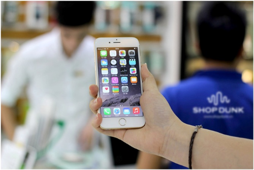 iPhone 6 và 6 Plus đang bán rất chạy.