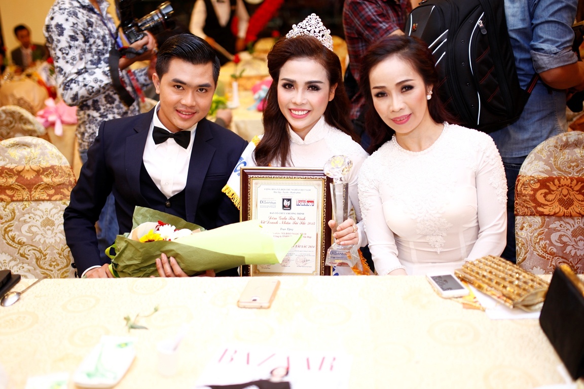 Ma Dao Ngoc Bich - Hoa khoi Doanh nhan tai sac 2014 hinh anh