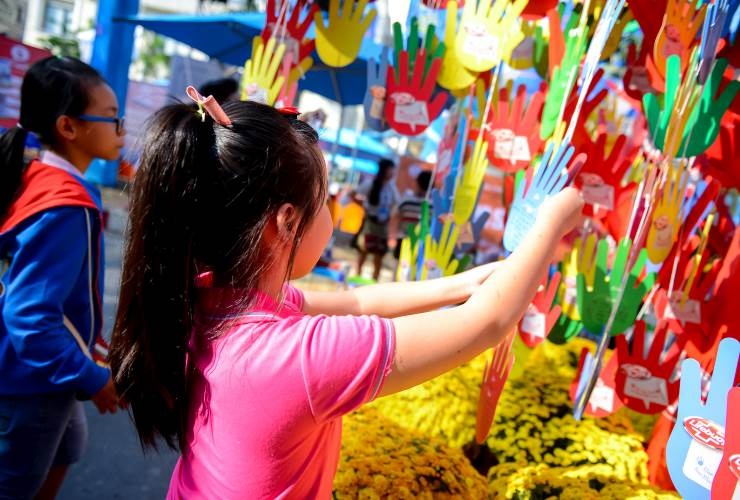 12.000 dieu uoc tu Cay ban tay yeu thuong hinh anh