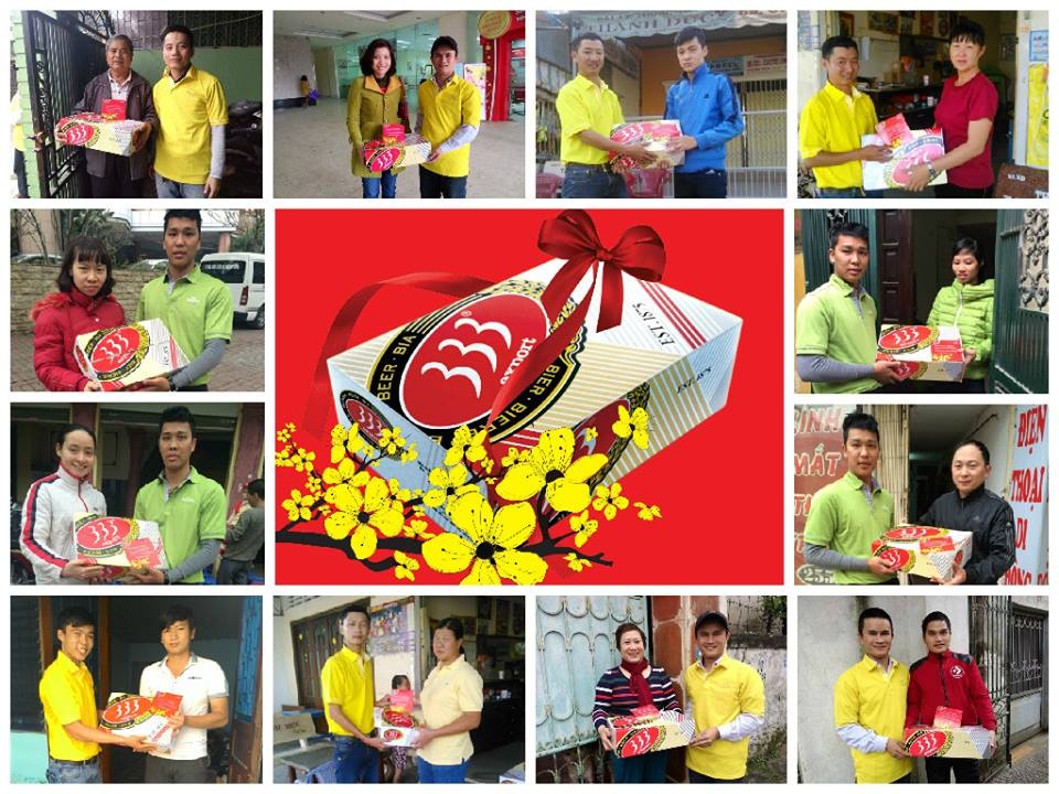 Quà tặng đến tay những người nhận may mắn.