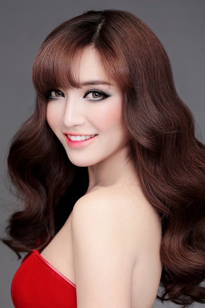 Ca sĩ Bích Phương Idol.