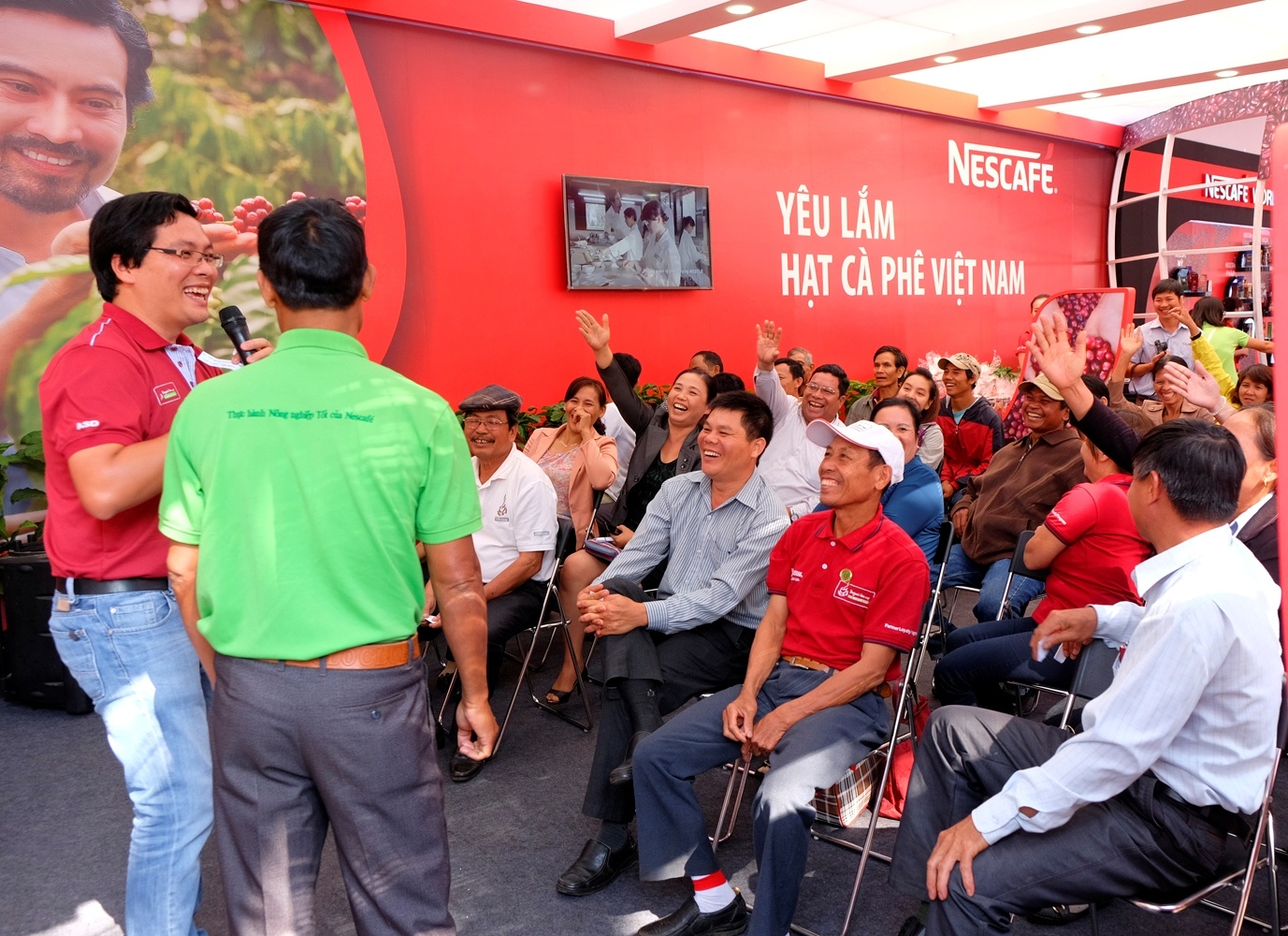  Từ ngày 20/3 đến 22/3, người yêu cà phê tại TP HCM cũng có cơ hội tham gia một lễ hội cà phê sôi động do NESCAFÉ tổ chức tại nhà thi đấu Nguyễn Du.