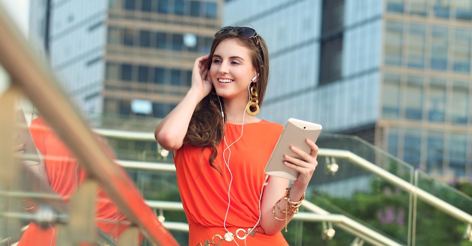 Lua chon may tinh bang theo nhu cau phai dep hinh anh