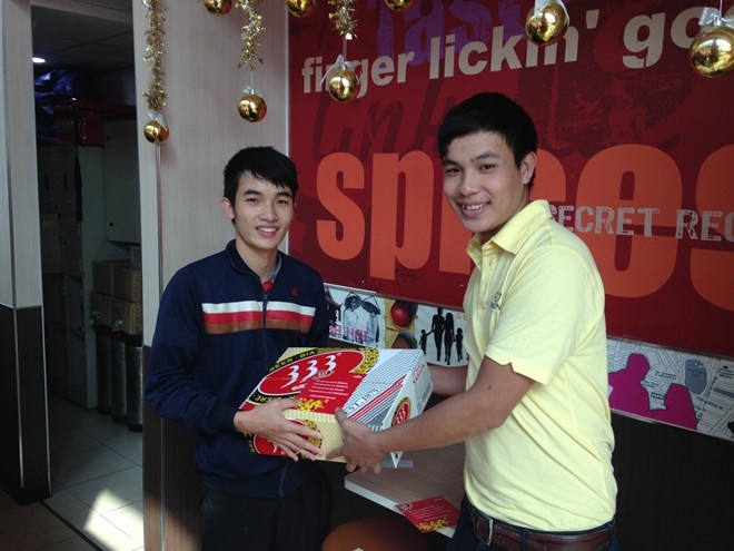 Với hoạt động tặng quà Tết ý nghĩa, Bia Saigon đã ghi thêm một điểm cộng với người dùng. 