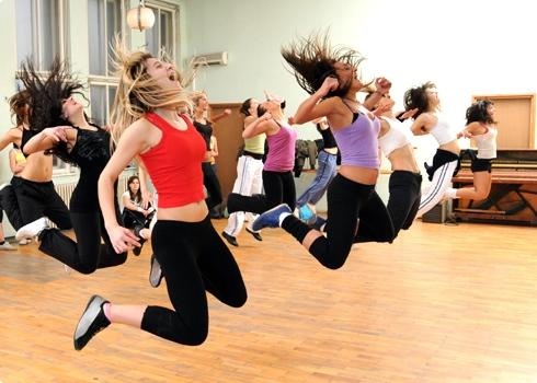 Một lớp học nhảy sẽ giúp bạn giải phóng cơ thể, tăng cường sức khỏe, giải tỏa mọi căng thẳng.