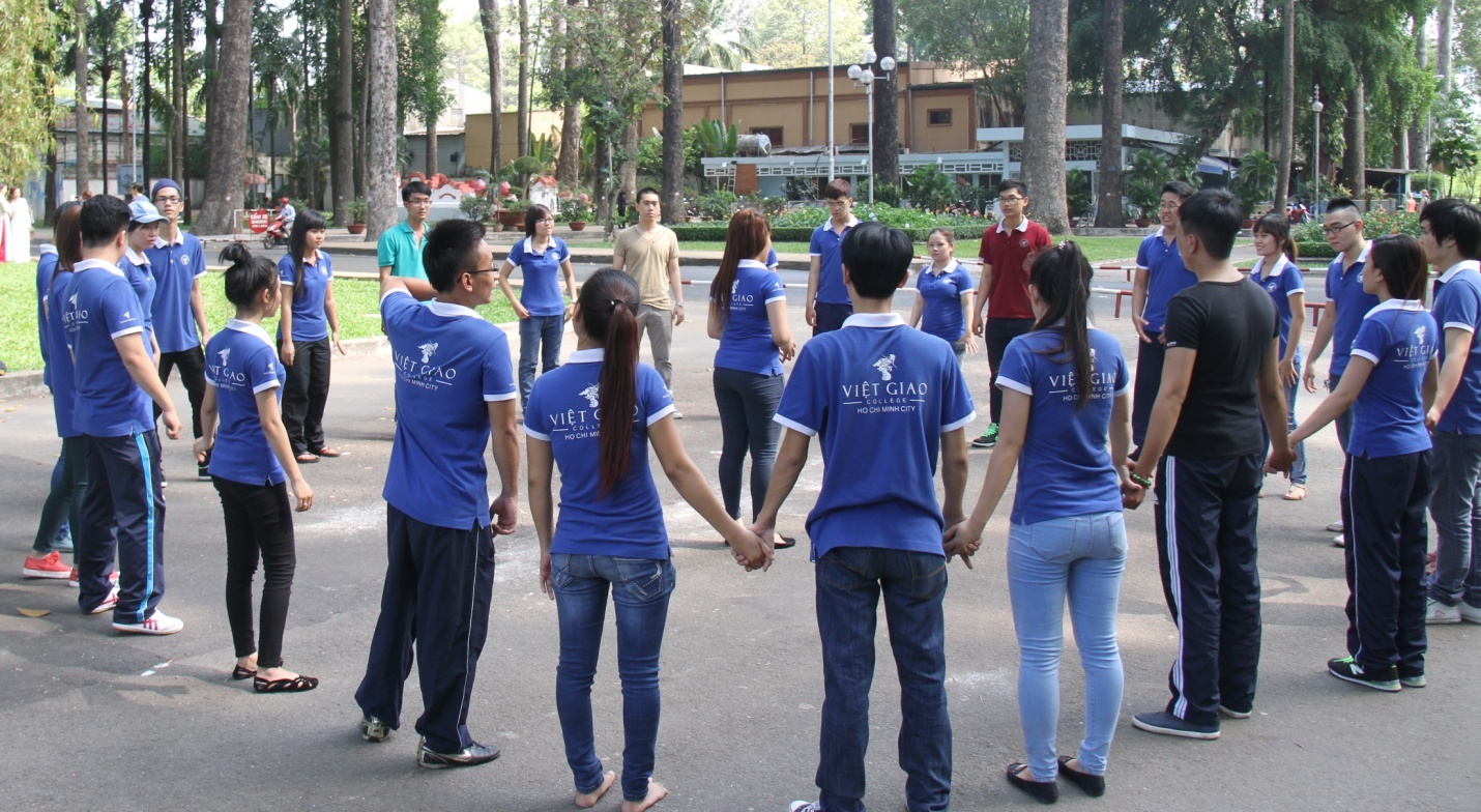 Trung cấp nghề Việt Giao tiên phong đưa môn Kỹ năng thiết lập mối quan hệ cộng đồng vào giảng dạy để bồi dưỡng tinh thần làm việc tập thể cho sinh viên
