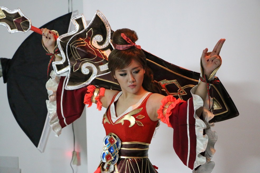 Tao hinh an tuong cua Van Mai Huong trong Bach Chien Vo Song hinh anh