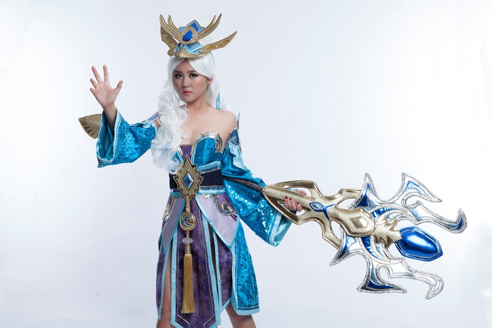 Van Mai Huong bat ngo hoa than thanh 'ma nu' hinh anh