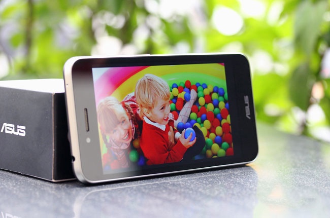 Nhung tinh nang hut khach cua dien thoai Asus Padfone S hinh anh