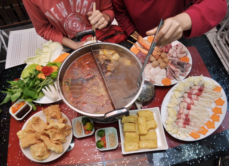 Lau nuong ngon - re - la o Ha Noi hinh anh