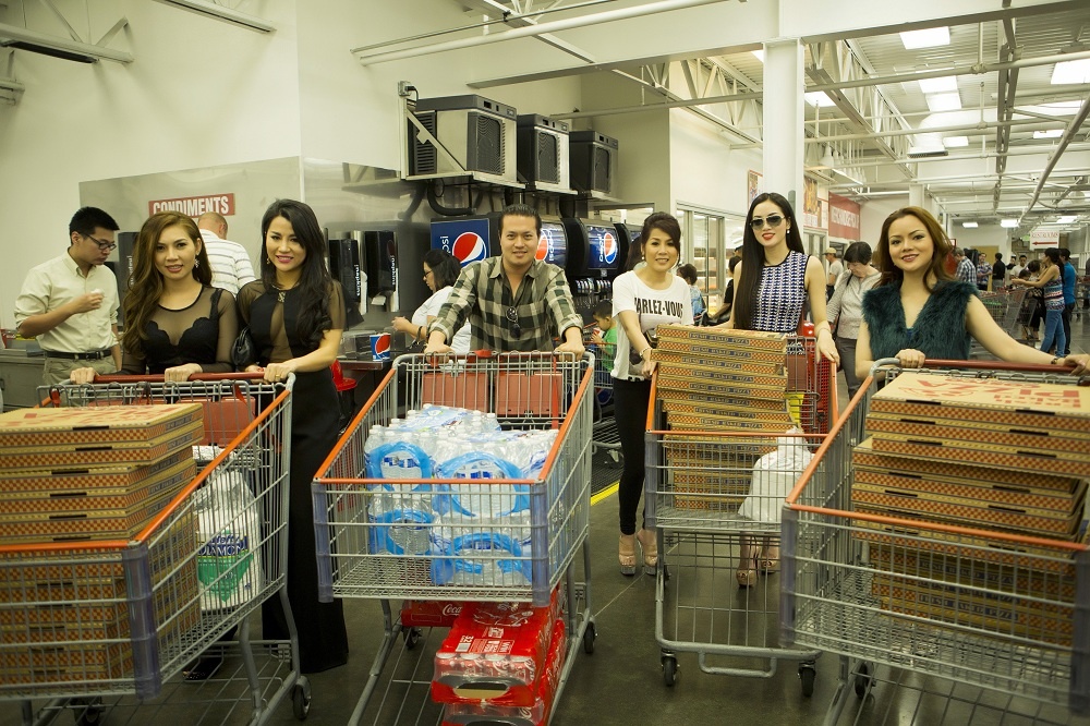 Hoa hau Phu nu nguoi Viet the gioi gian di di tu thien hinh anh