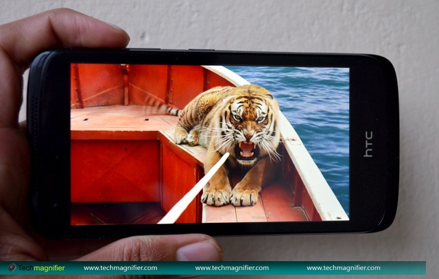 Màn hình 4,7 inch qHD đem đến những màu sắc sống động và chân thật cho HTC Desire 526G dual sim.