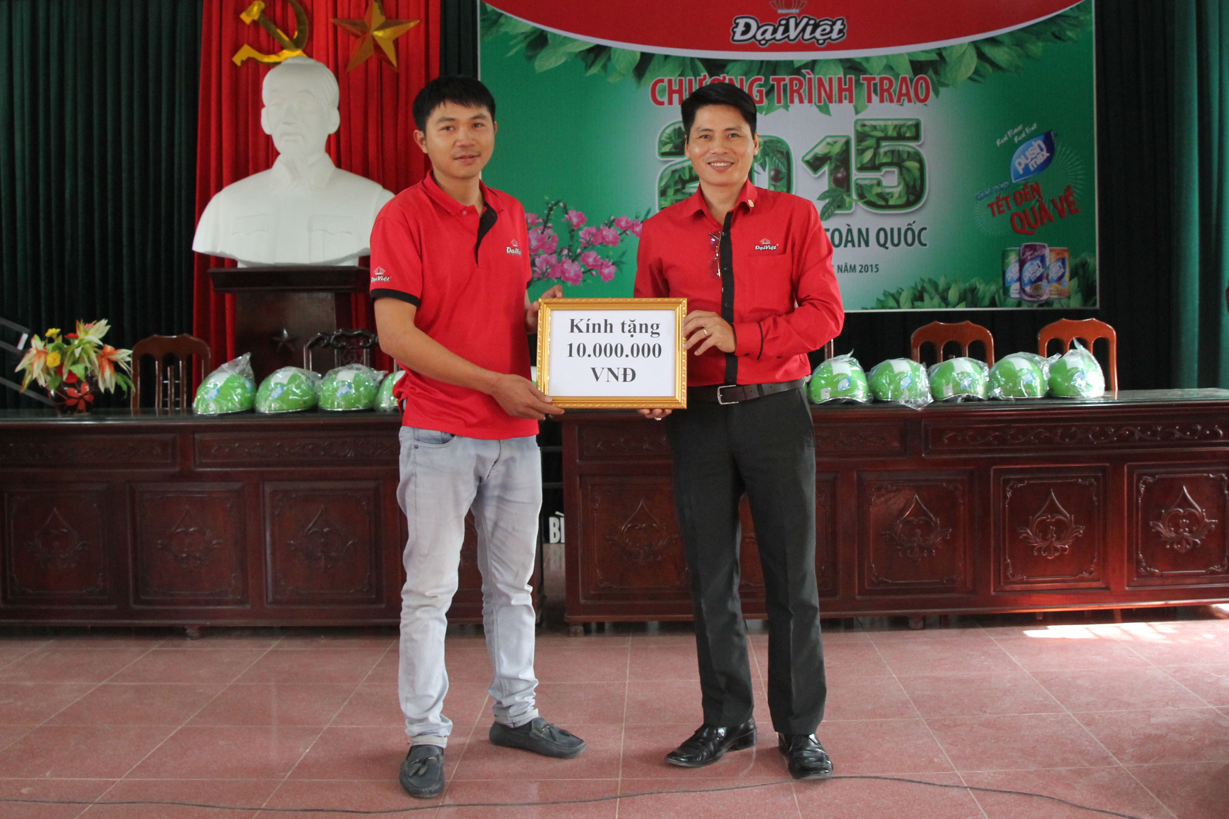 Pushmax tang hang chuc iPhone 6 va tivi Samsung 32 inch hinh anh