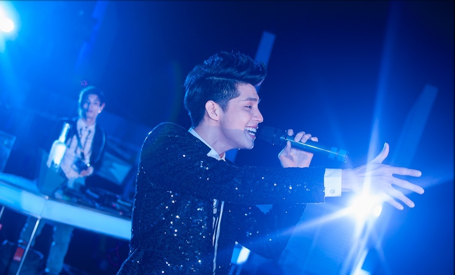 Noo Phuoc Thinh 'chay' het minh voi khan gia Da Nang hinh anh