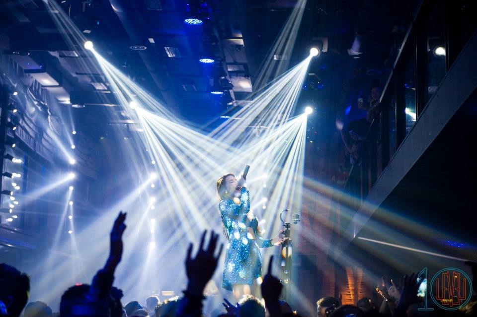 Hồ Ngọc Hà cũng có một đêm diễn khó quên tại đây.