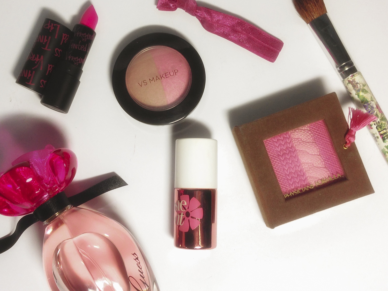 Những món đồ nữ tính của Nhã Phương.