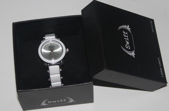 Dong ho Swiff cua Nhat Ban ra mat mau dac biet hinh anh